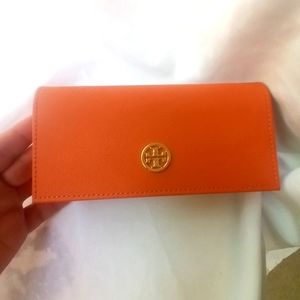 TORY BURCH SUNGLASSES CASE